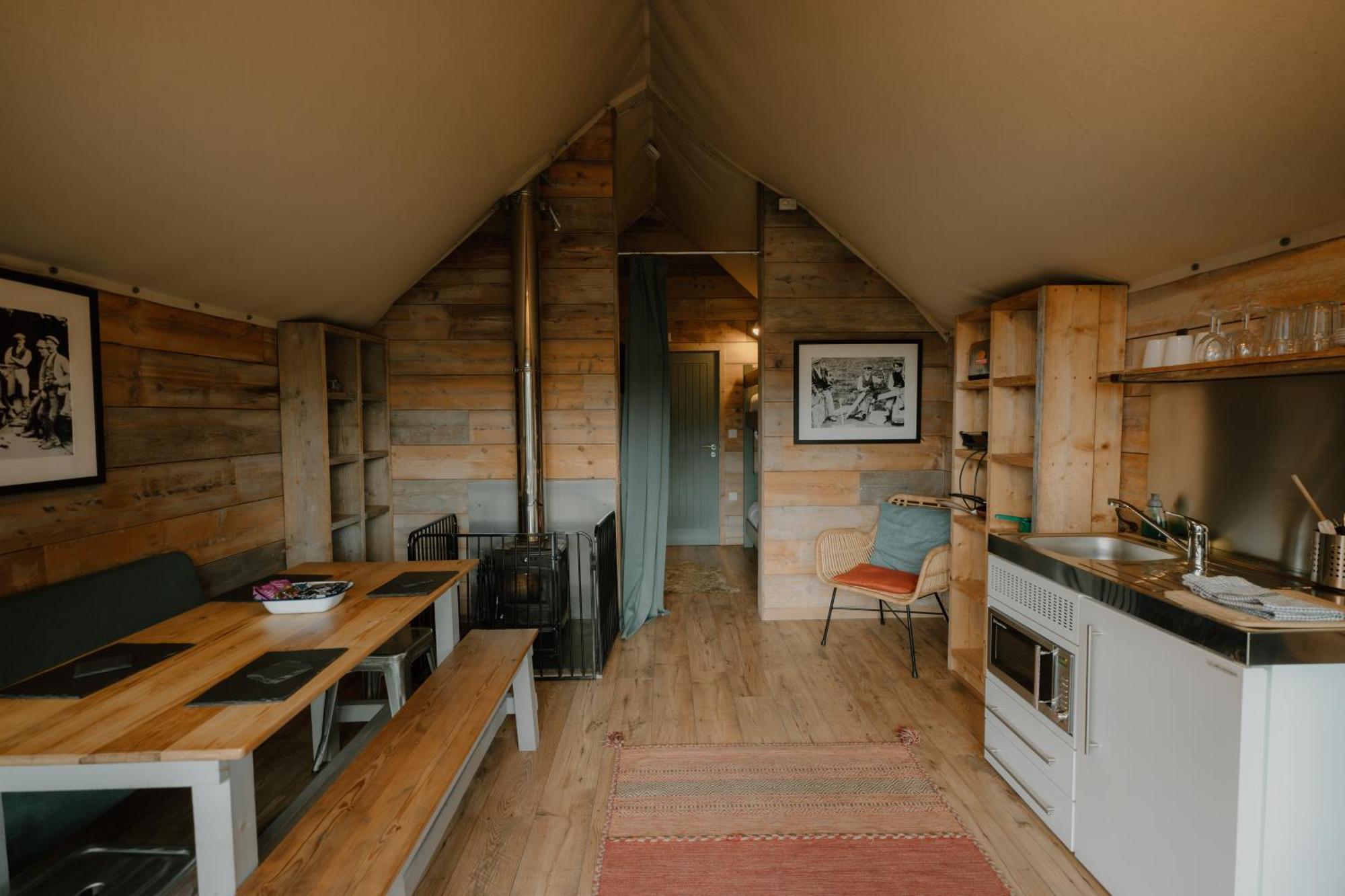 Llechwedd Glamping Hotel Blaenau Ffestiniog Exterior photo